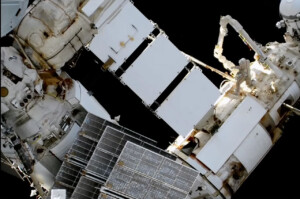 passeggiata spaziale cosmonauti russi 12 maggio