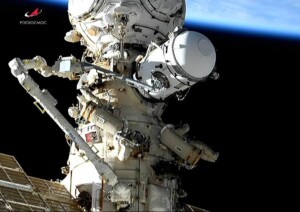 passeggiata spaziale cosmonauti russi