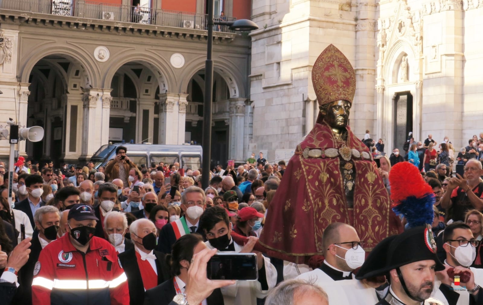 Napoli: torna il 6 maggio la processione di San Gennaro, atteso il miracolo