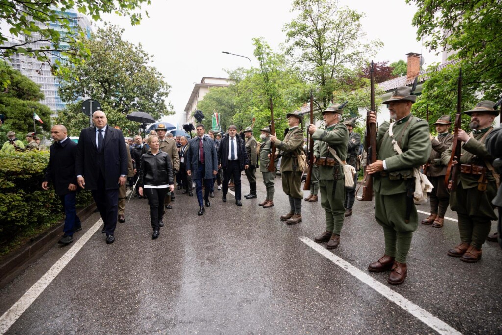raduno alpini udine pioggia meloni