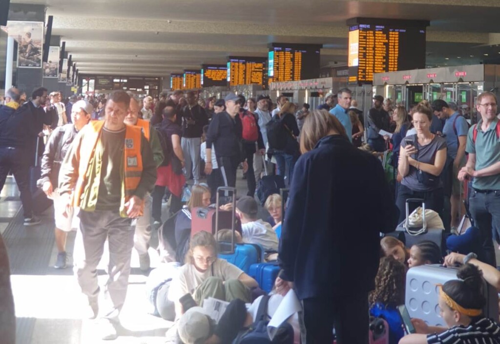 roma termini caos treni