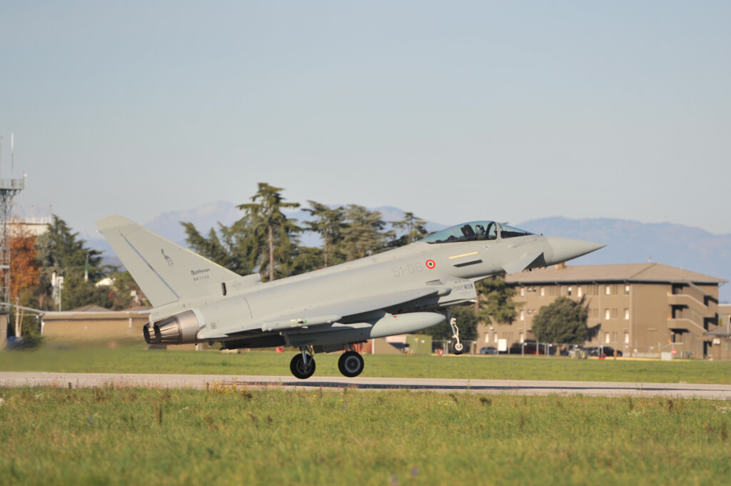 caccia Eurofighter aeronautica militare