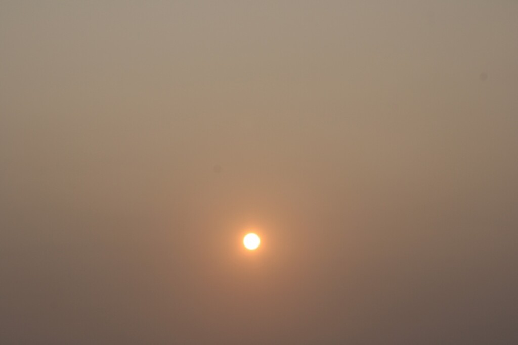 foto fumo incendi canada stretto di messina 29 giugno 2023