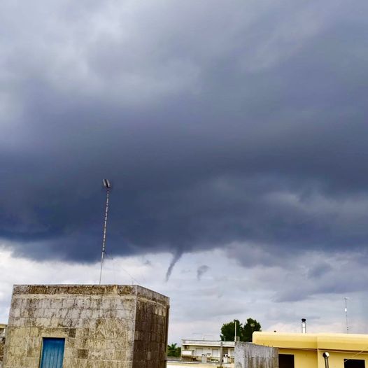 funnel cloud melpignano puglia