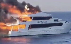 incendio nave hurricane