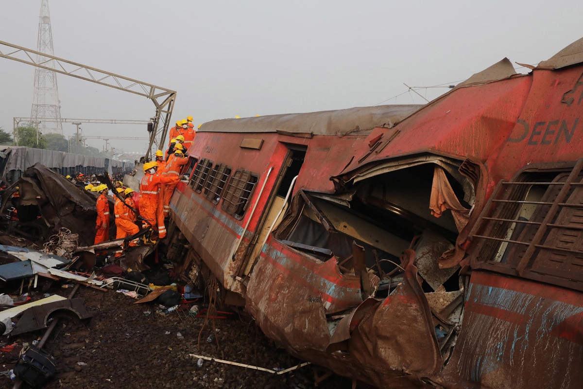 incidente scontro treni india