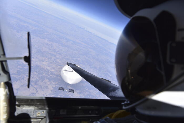 U-2 Pilot over Central Continental United States eyes Chinese balloon