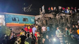scontro tra treni india