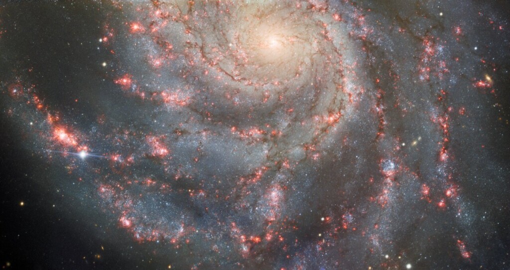supernove SN 2023ixf nella galassia girandola