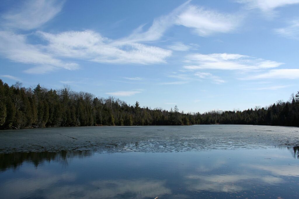 Crawford_Lake