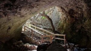 Grotta degli Inferi