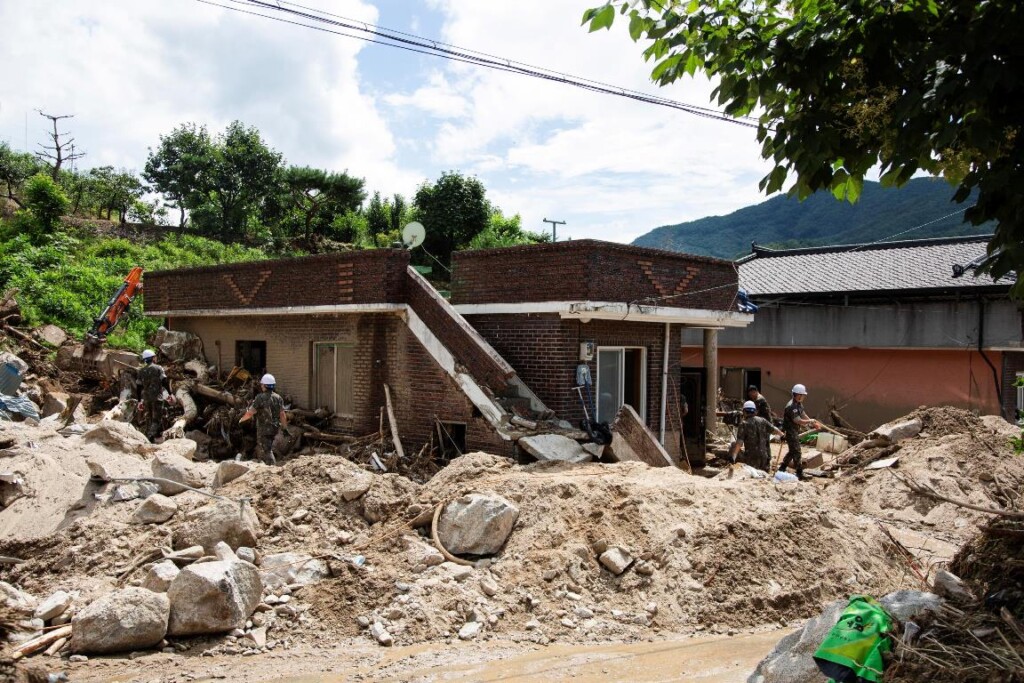 alluvioni inondazioni maltempo corea del sud