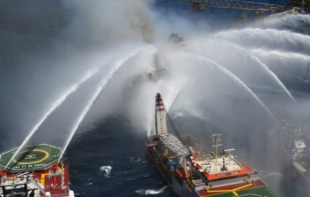 esplosione piattaforma gas pemex messico (2)