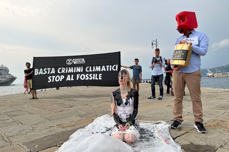 extinction rebellion trieste