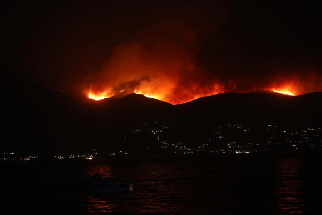 incendi corfù grecia