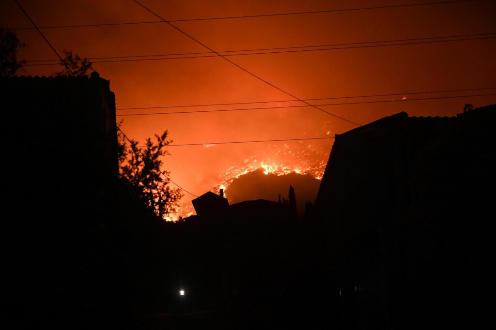 incendi corfù grecia