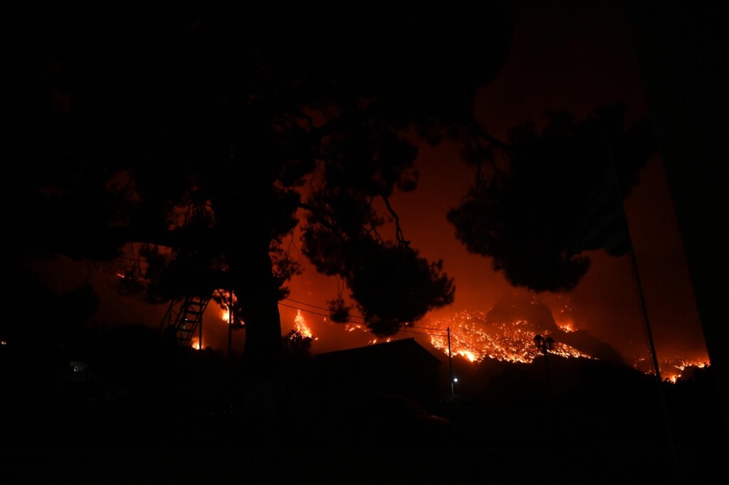 incendi corfù grecia