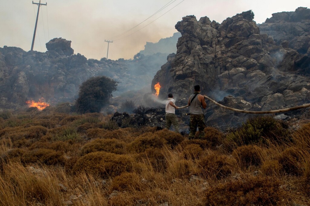 incendio grecia rodi