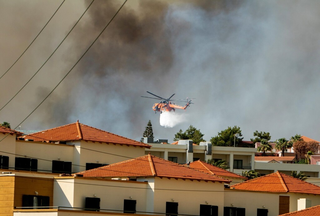 incendio grecia rodi