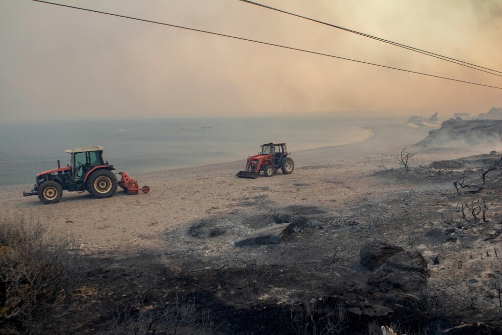 incendio grecia rodi