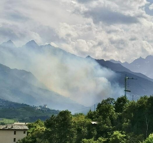 incendio Aymavilles valle d'aosta
