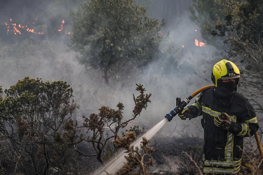 incendio cascais portogallo