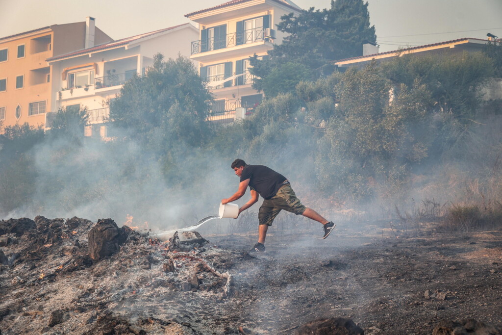 incendio cascais portogallo
