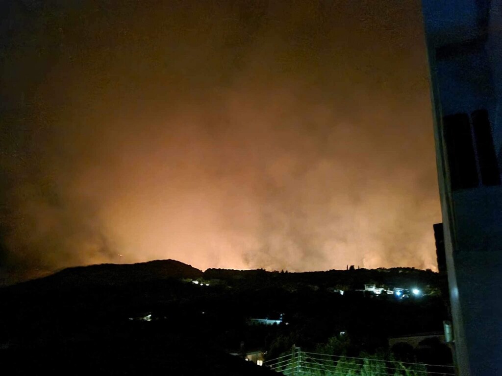incendio grecia corfù