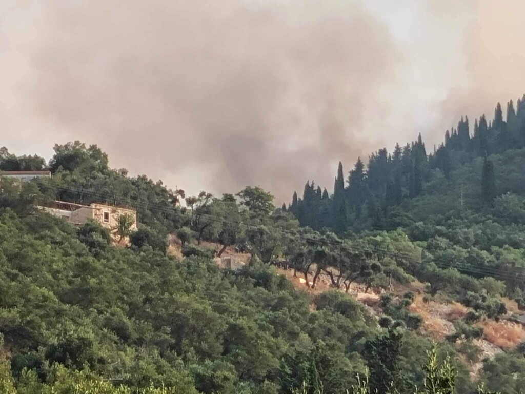 incendio grecia corfù