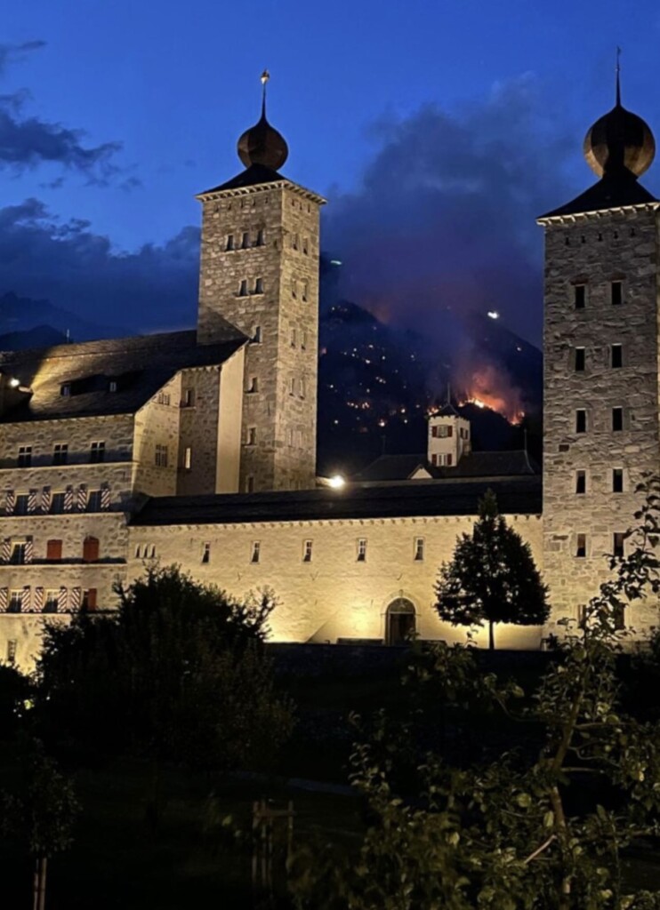 incendio svizzera alto vallese