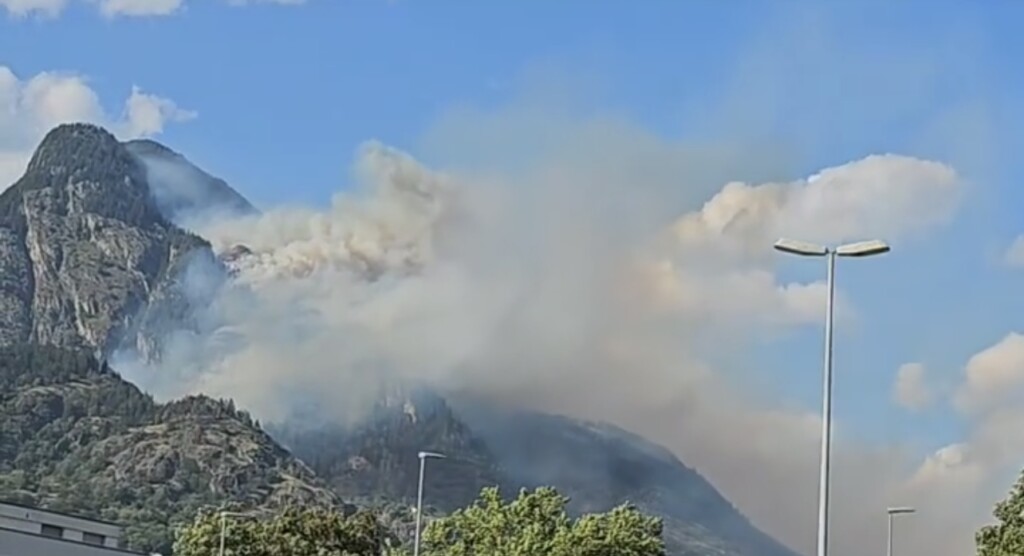 incendio svizzera alto vallese