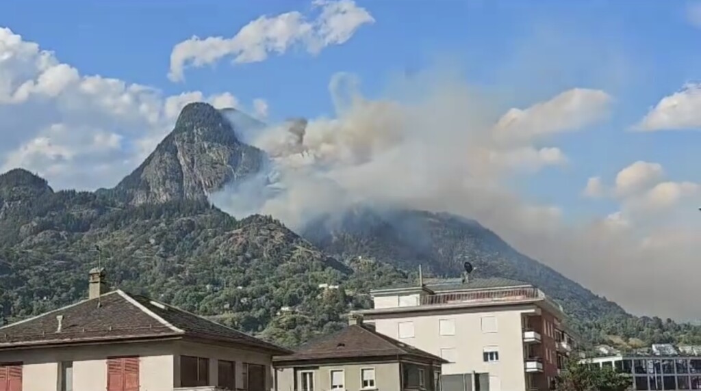 incendio svizzera alto vallese
