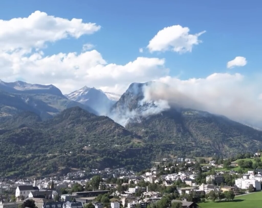 incendio svizzera alto vallese