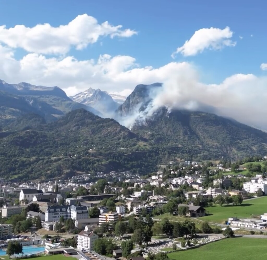 incendio svizzera alto vallese
