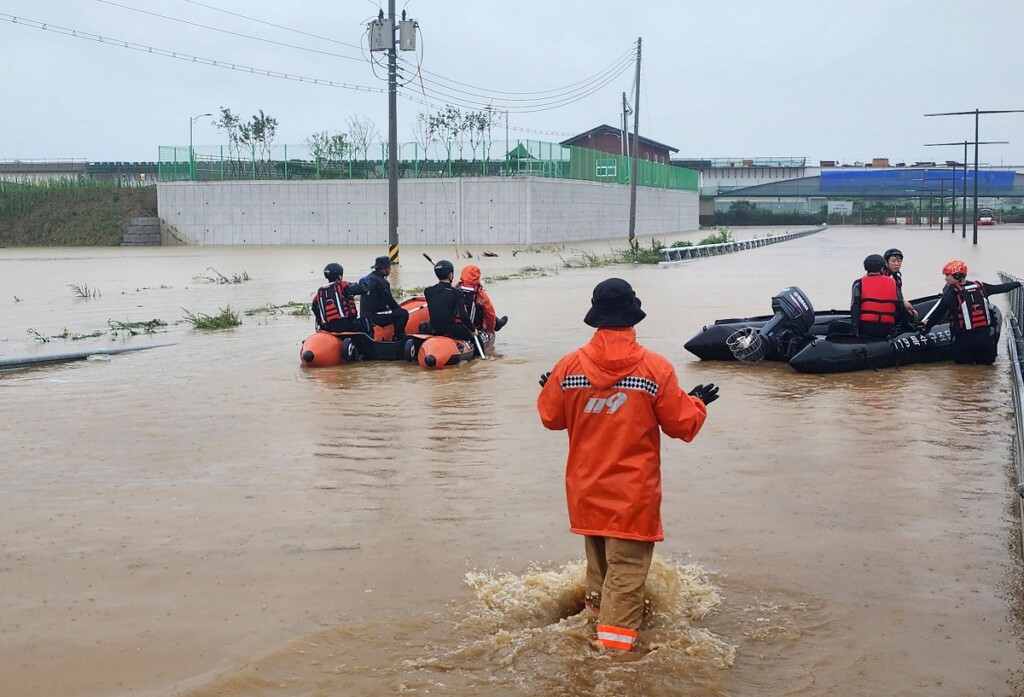 maltempo piogge corea sud