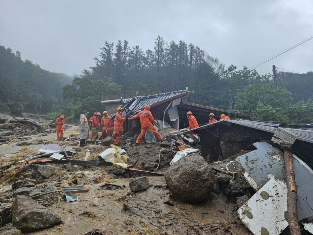 maltempo piogge corea sud