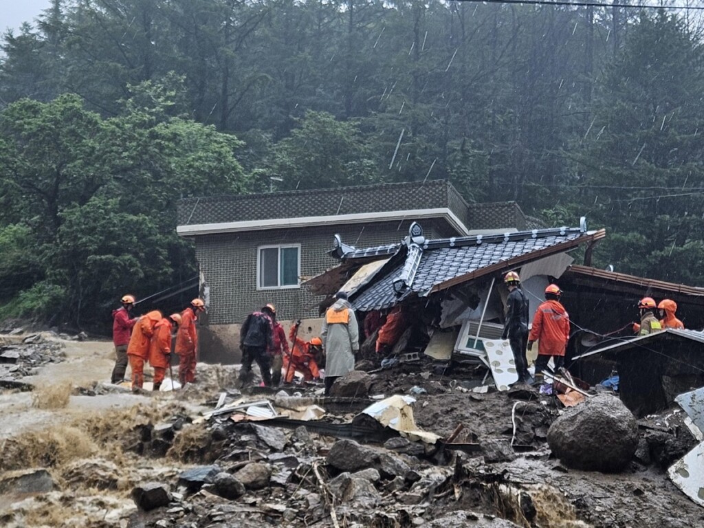 maltempo piogge corea sud