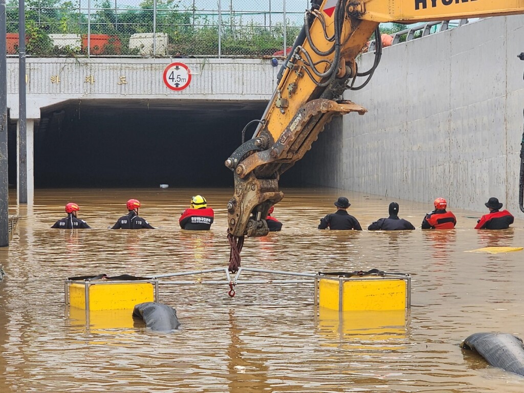 maltempo piogge corea sud