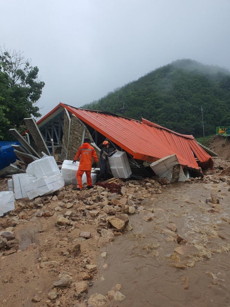maltempo piogge corea sud