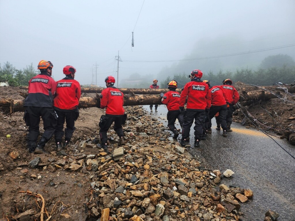 maltempo piogge corea sud