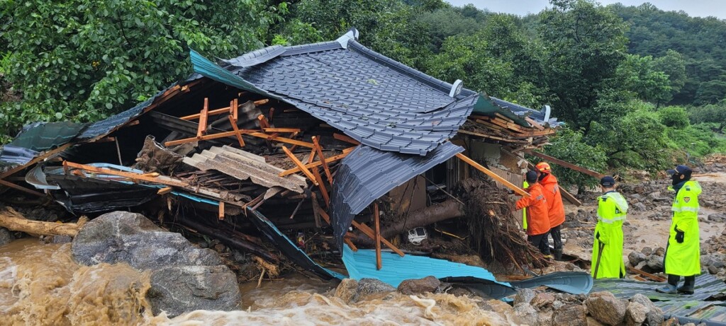 maltempo piogge corea sud