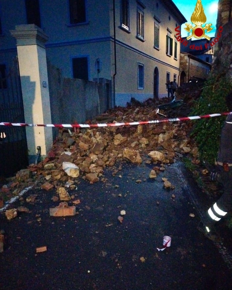 muro crollato rosignano marittimo 2