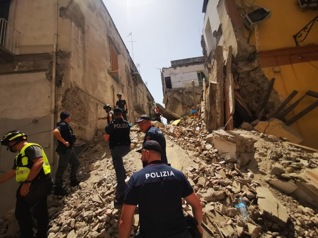 palazzina crollata torre del greco