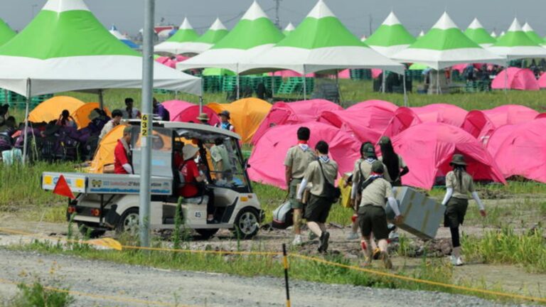 blocco raduno scout per tifone Khanun
