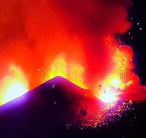 eruzione etna fontana lava 14 agosto