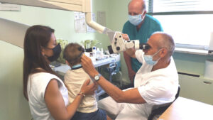 intervento con impianto cocleare a un bimbo di 2 anni