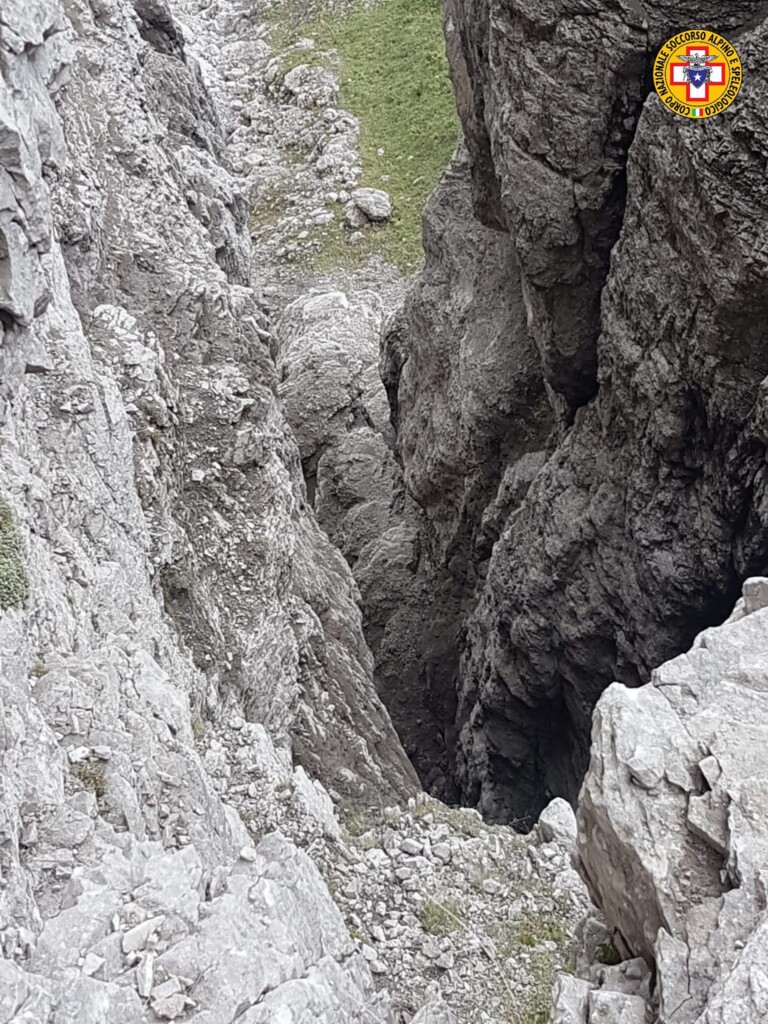 maltempo distacco roccia dolomiti bellunesi