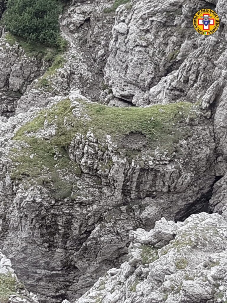 maltempo distacco roccia dolomiti bellunesi