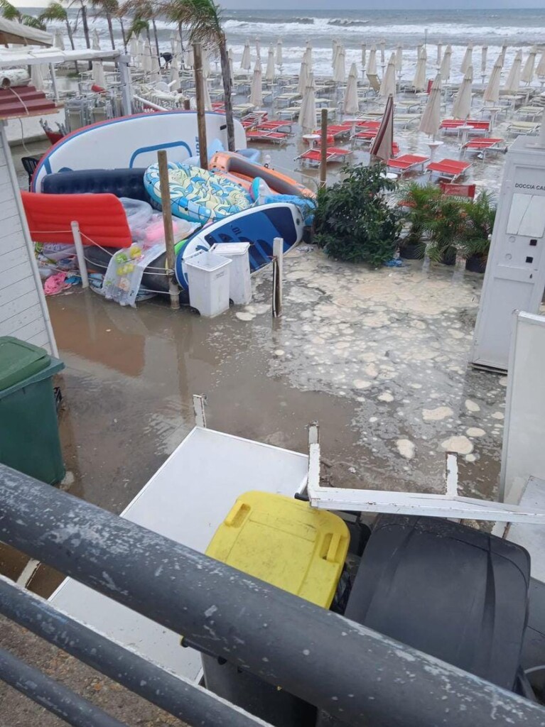 mareggiata terracina
