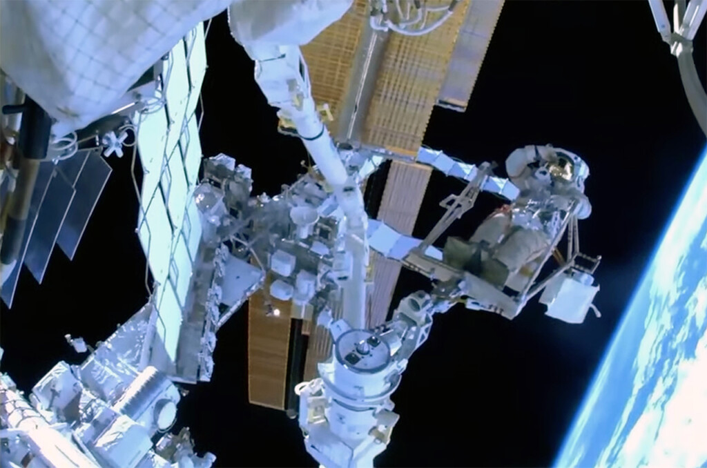 passeggiata spaziale cosmonauti russi
